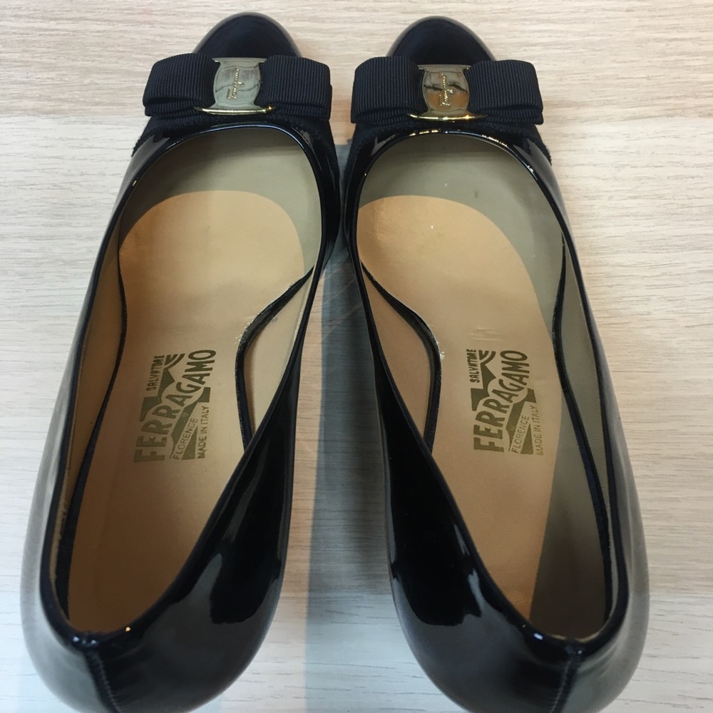 Ferragamo patent pumps - Picture 15 of 15